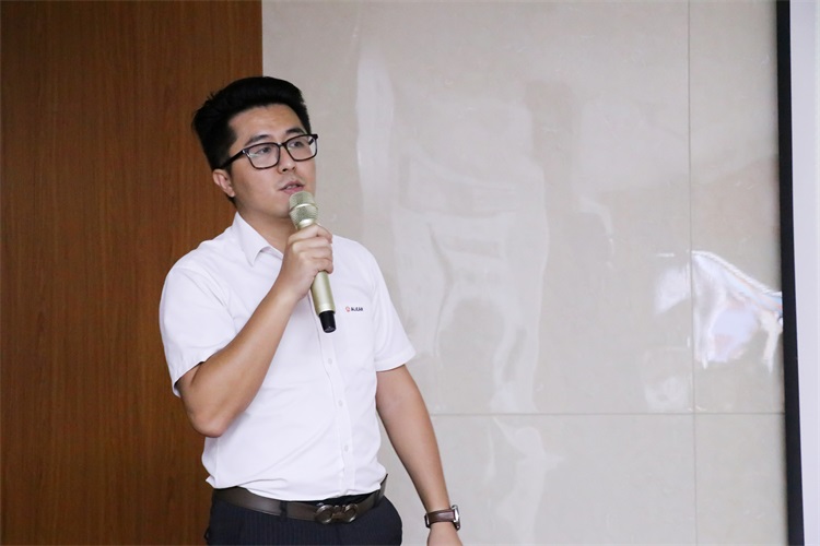 團結(jié)一心，勇毅前行——艾禮安隆重舉辦2020年中總結(jié)暨表彰大會