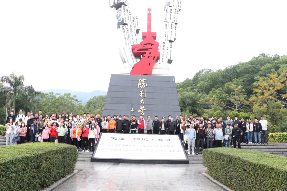 登高望遠(yuǎn)，打卡“陽(yáng)臺(tái)疊翠”