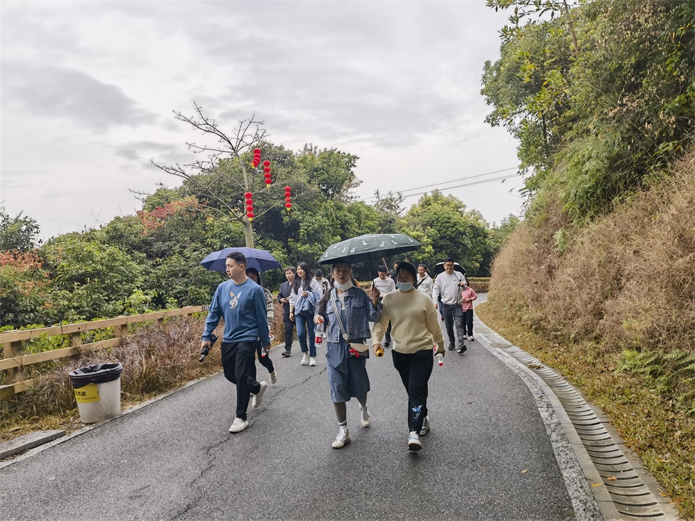 登高望遠(yuǎn)，打卡“陽(yáng)臺(tái)疊翠”