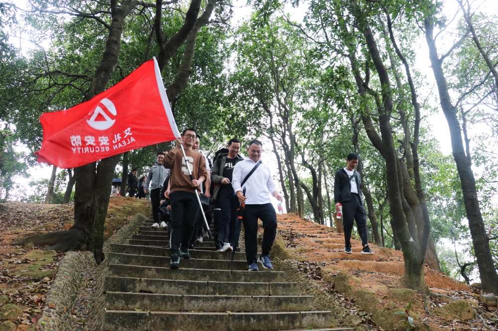 登高望遠(yuǎn)，打卡“陽(yáng)臺(tái)疊翠”