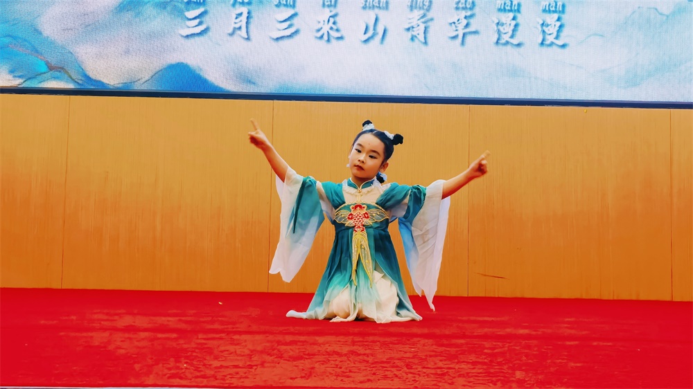 凝心聚力，共赴新程——艾禮安隆重舉辦2025年新春晚會(huì)