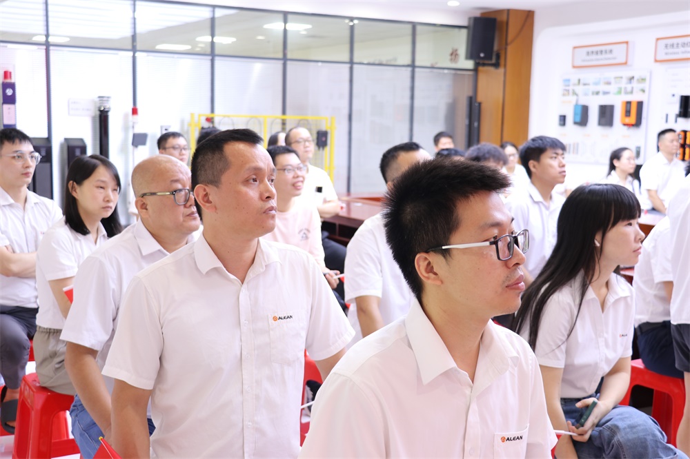 艾禮安：共鑒閱兵盛典，同筑愛國情懷